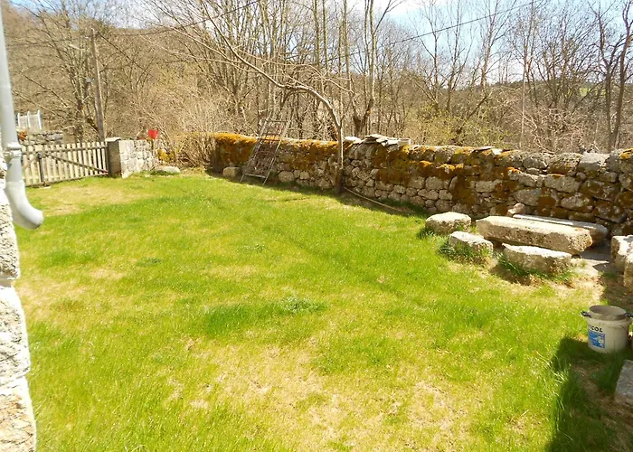 Vakantiehuis Au Calme Pleine Nature Pres D'un Ruisseau *